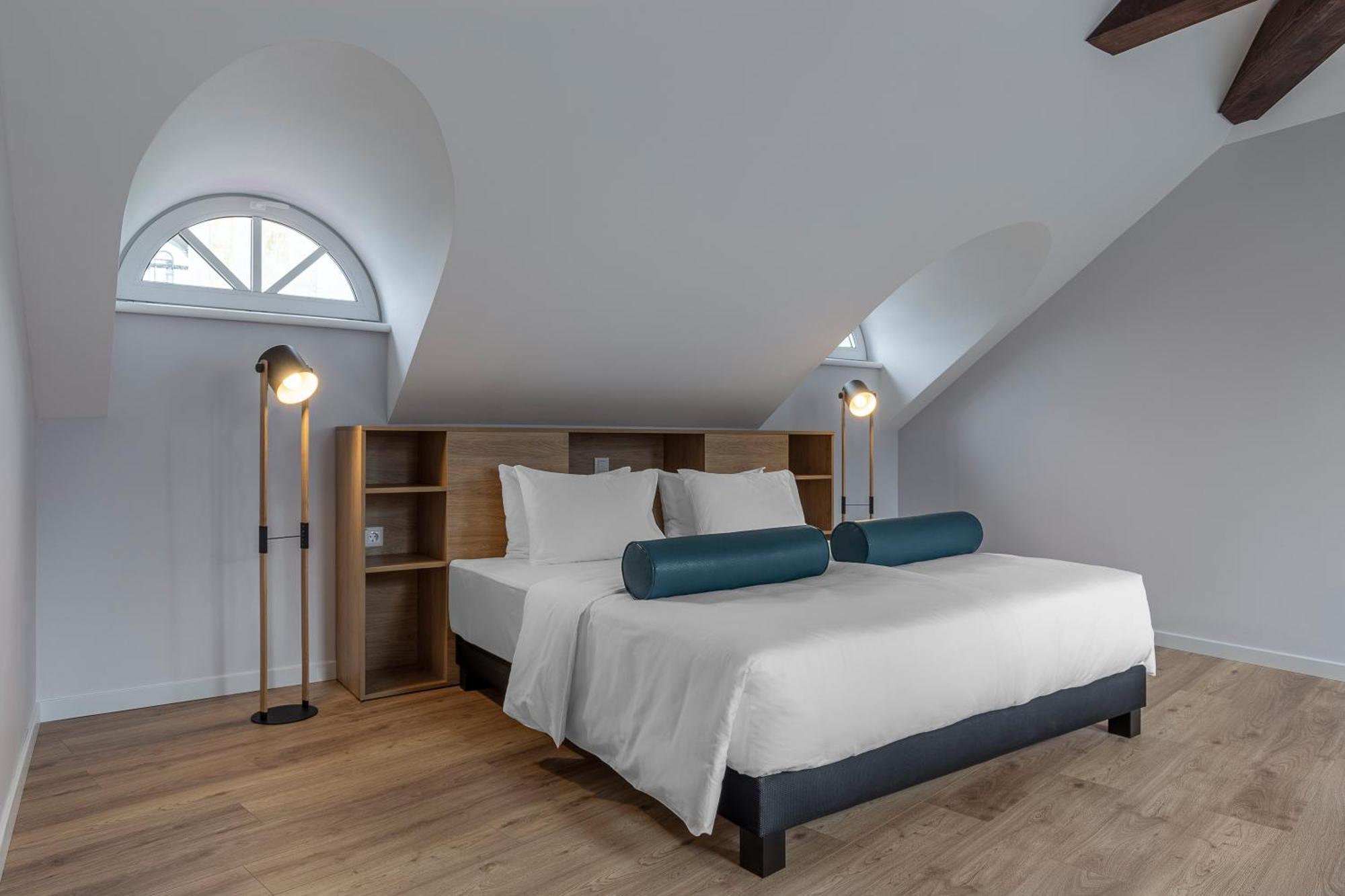 Kontrakt Boutique Hotel Kijev Szoba fotó