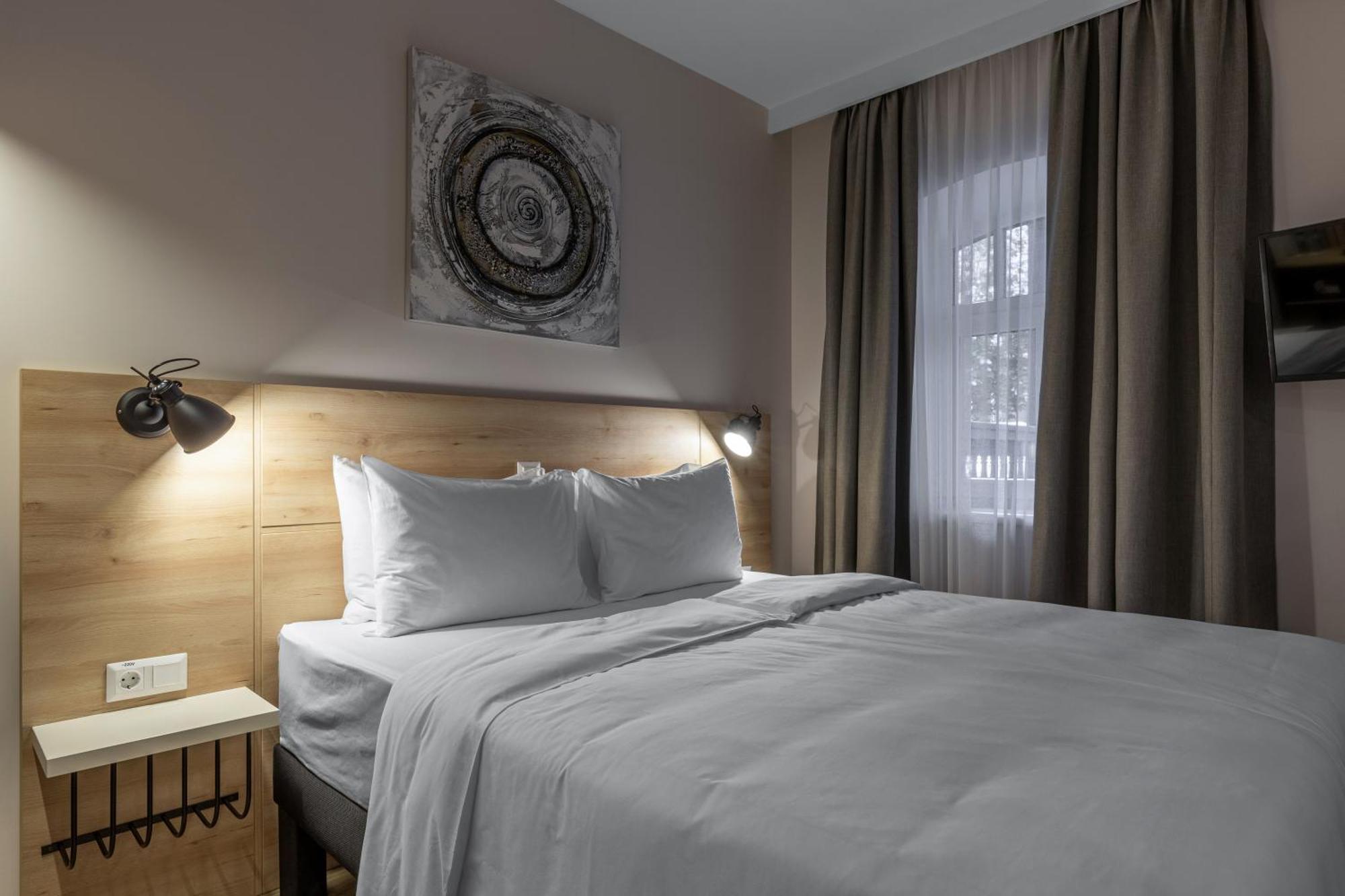 Kontrakt Boutique Hotel Kijev Szoba fotó