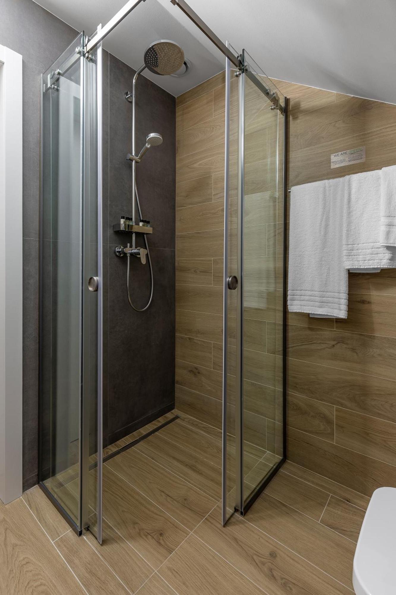 Kontrakt Boutique Hotel Kijev Szoba fotó